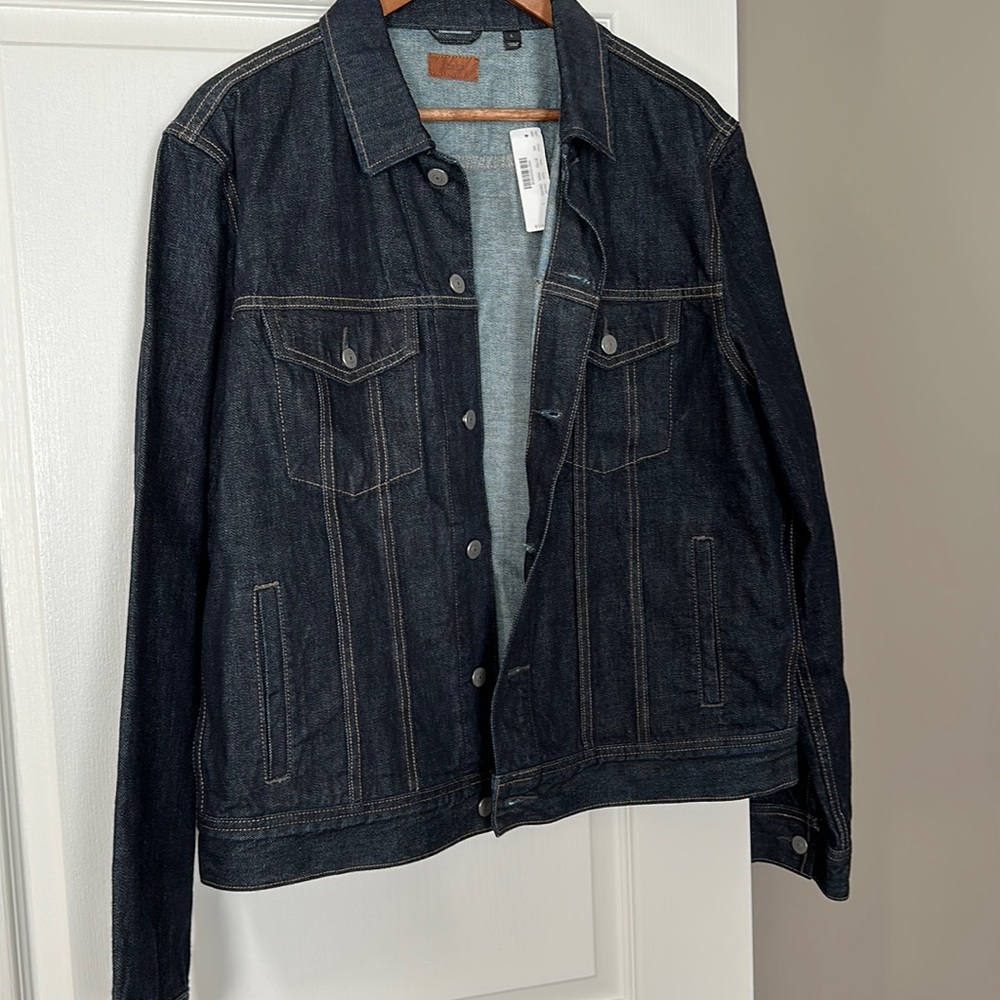 Brand New (with tags) J. Crew men’s Jean jacket! Excellent condition - Picture 1 of 4